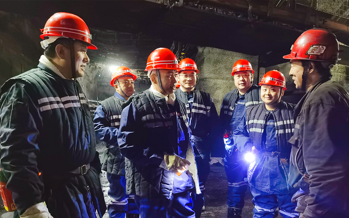 連曉陽到馬蘭礦督導安全生產工作 (10)_副本.jpg